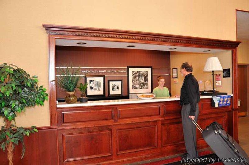 Hampton Inn Sault Ste Marie, Mi Интерьер фото
